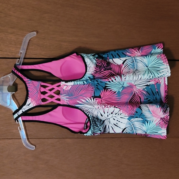 ZeroXposur swim Top - Picture 2 of 4